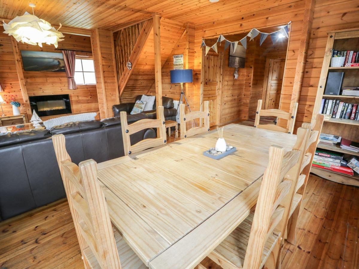 Sun View Lodge Llanbedr  Luaran gambar