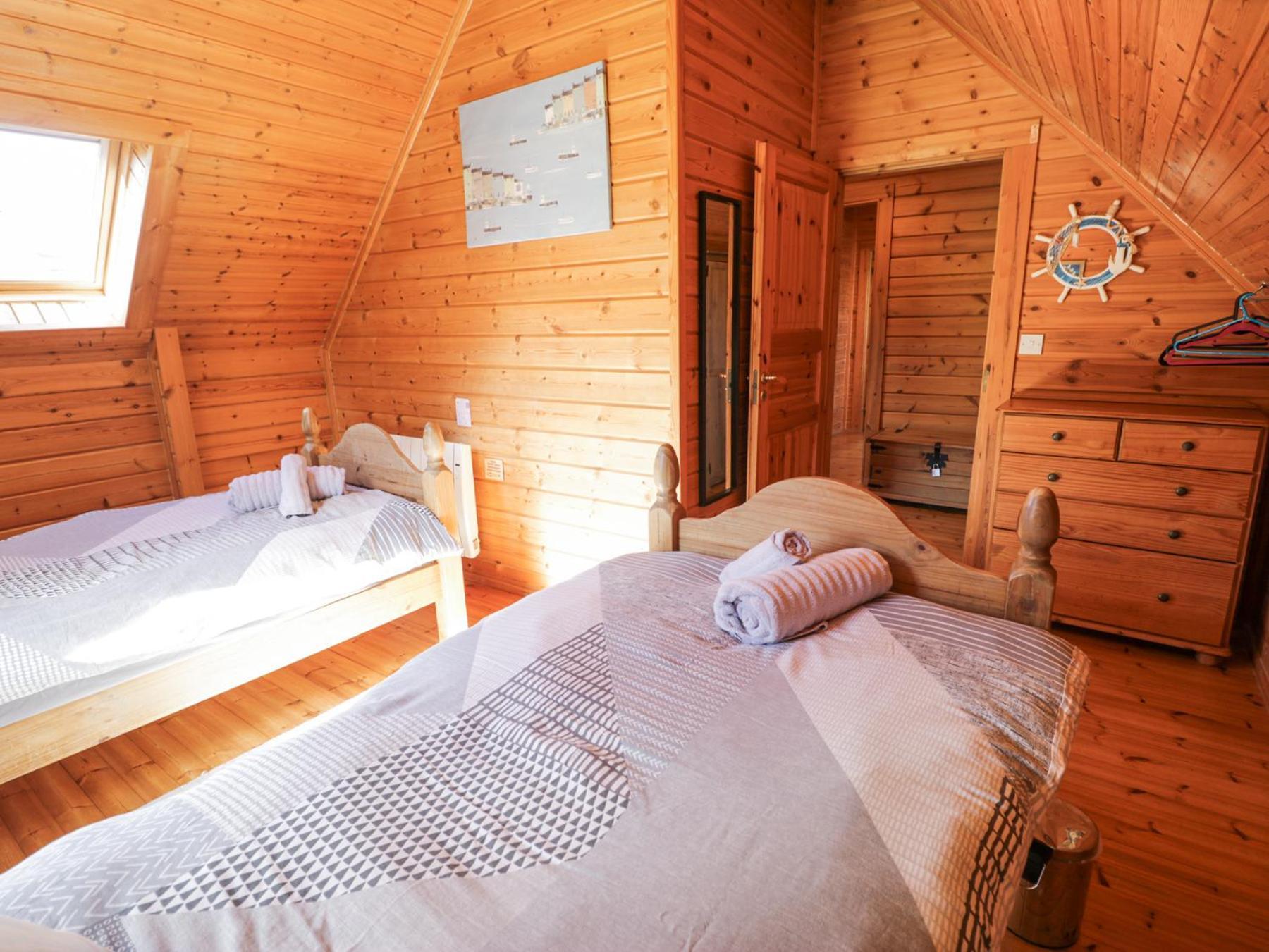 Sun View Lodge Llanbedr  Luaran gambar