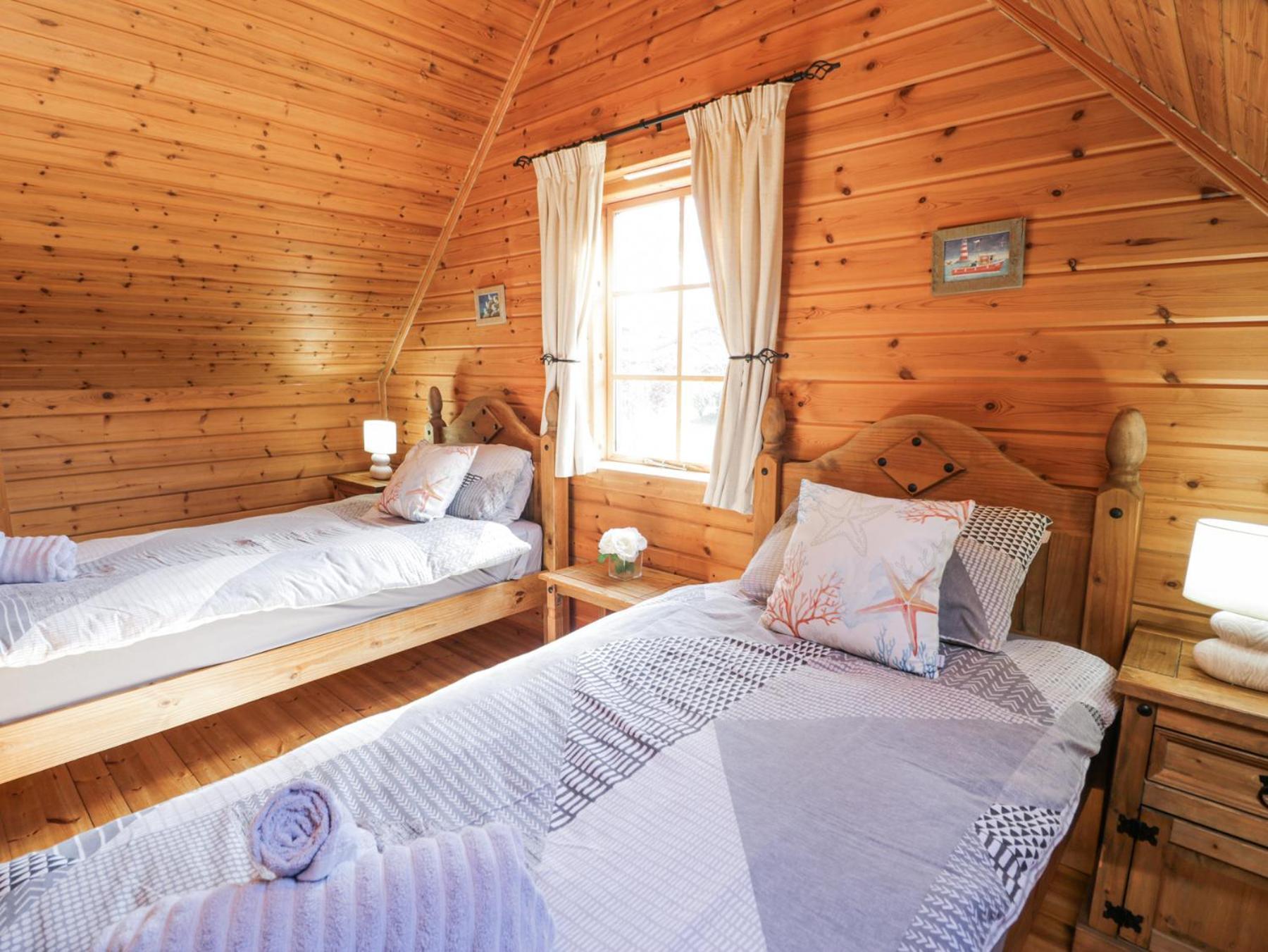 Sun View Lodge Llanbedr  Luaran gambar