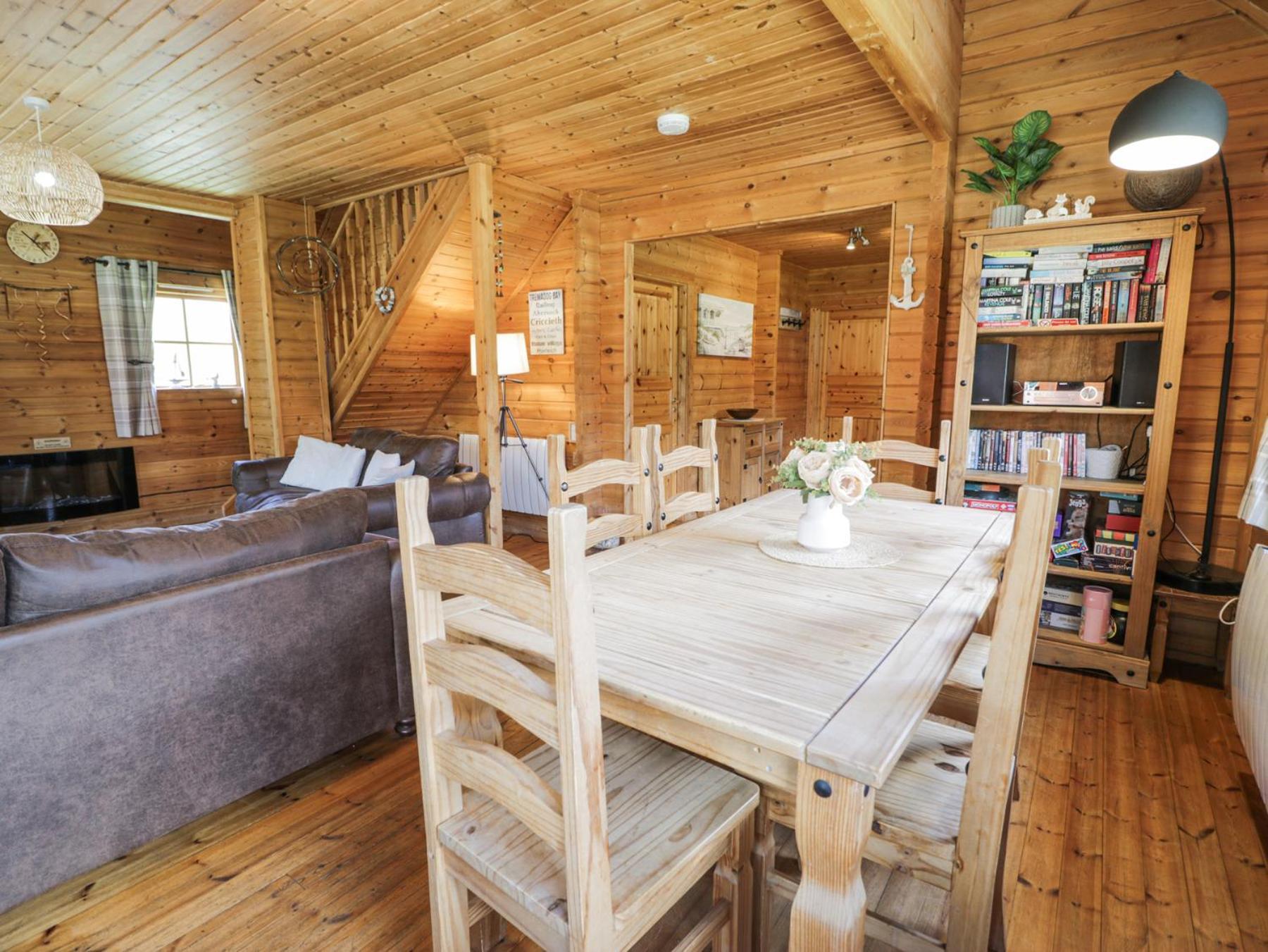 Sun View Lodge Llanbedr  Luaran gambar